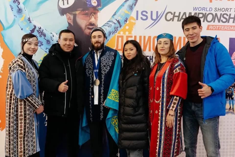 Денис Никишаны жерлестері әуежайда қарсы алды