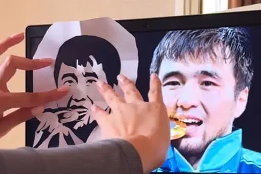 Қазақстандық шебер Олимпиада чемпионы Сметовтің суретін қағаздан қиып салды