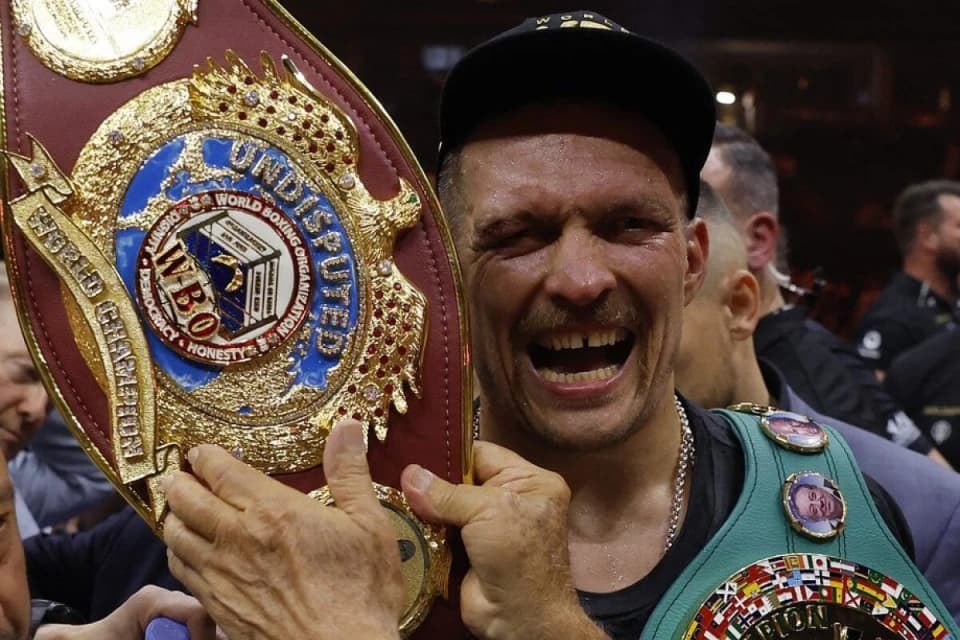 Александр Усик Тайсон Фьюриді жеңіп, әлемнің абсолютті чемпионы атанды