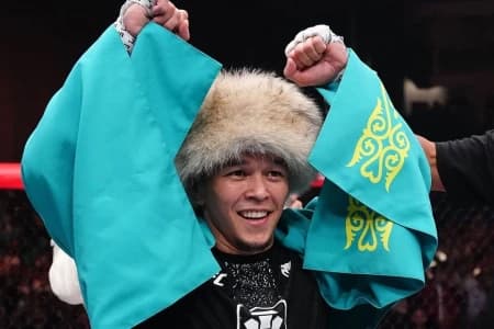 Асу Алмабаев вошел в топ-5 рейтинга UFC