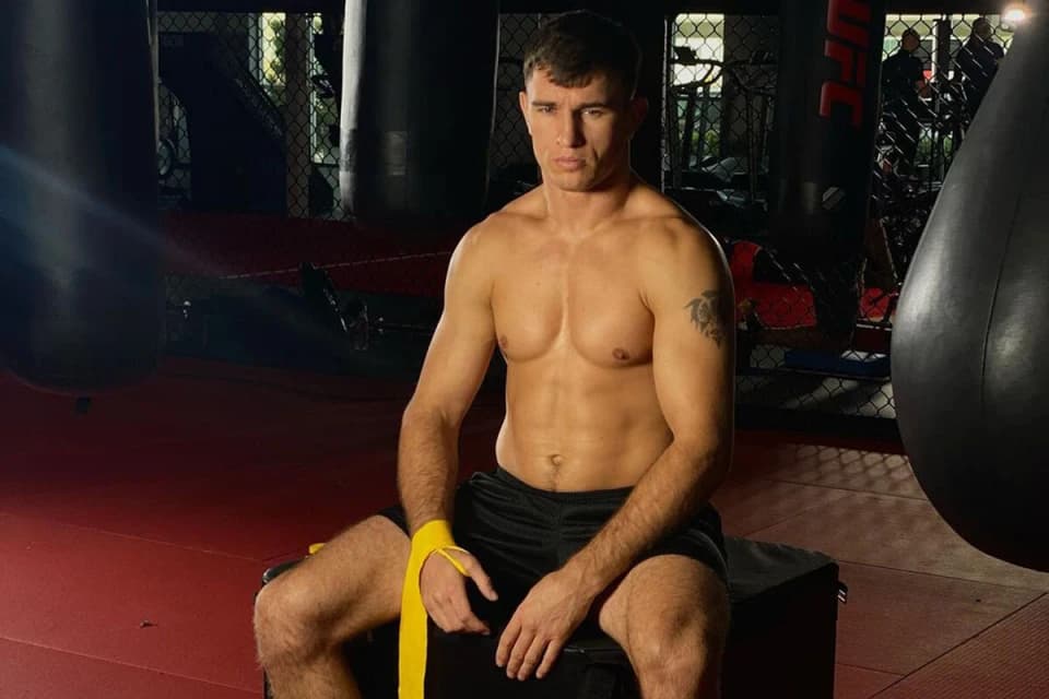 Казахстанский боец получил бой в UFC