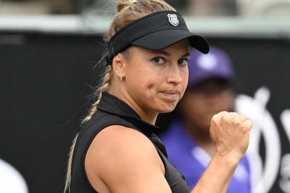 Юлия Путинцева вышла в четвертьфинал турнира WTA 250 в Румынии