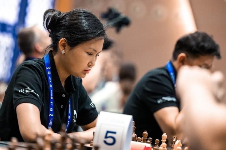 Бибісара Асаубаева шахматтан қазіргі әлем чемпионын жеңді