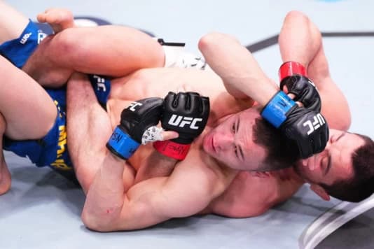 Многократный чемпион мира по ММА: Алмахан показал себя терпеливым бойцом