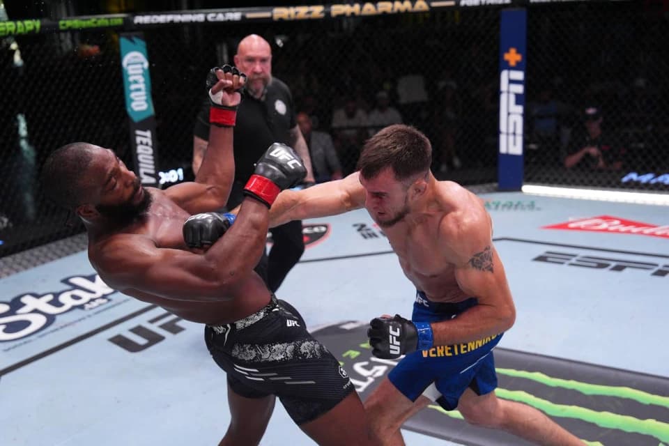 Веретенников дебютировал в UFC