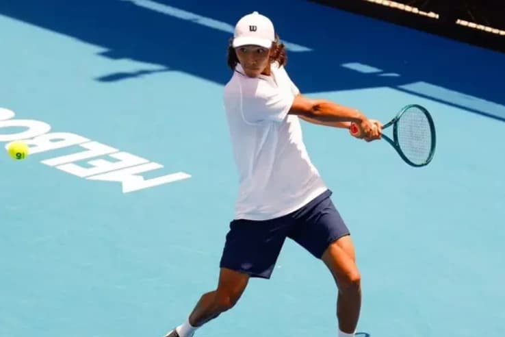 Амир Омарханов проиграл в 1/8 финала юниорского Australian Open