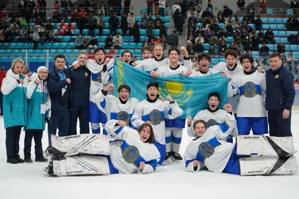 Хоккейшілердің жеңістен кейінгі әсері