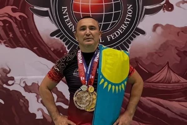 Айдар Махметов джиу-джитсудан әлем чемпионатында жеңіске жетті