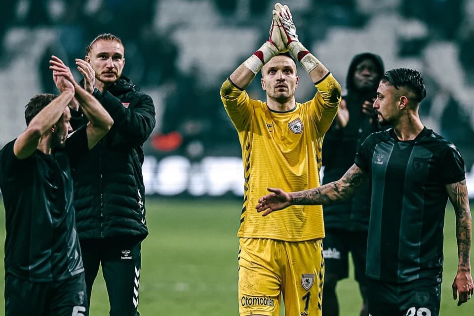Самсунспор спустя 37 лет может выиграть медаль Чемпионата. Где и во сколько смотреть матч Самсунспор – Газиантеп
