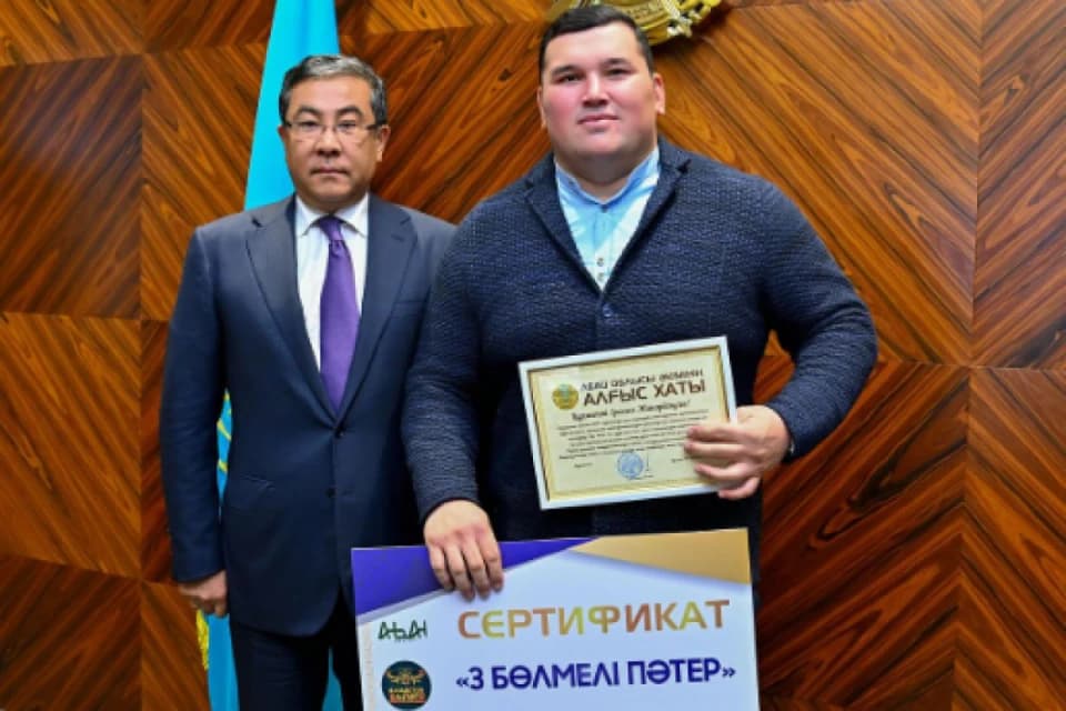 «Қазақстан барысында» топ жарған Ерасыл Қажыбаев Семейден пәтер берілді
