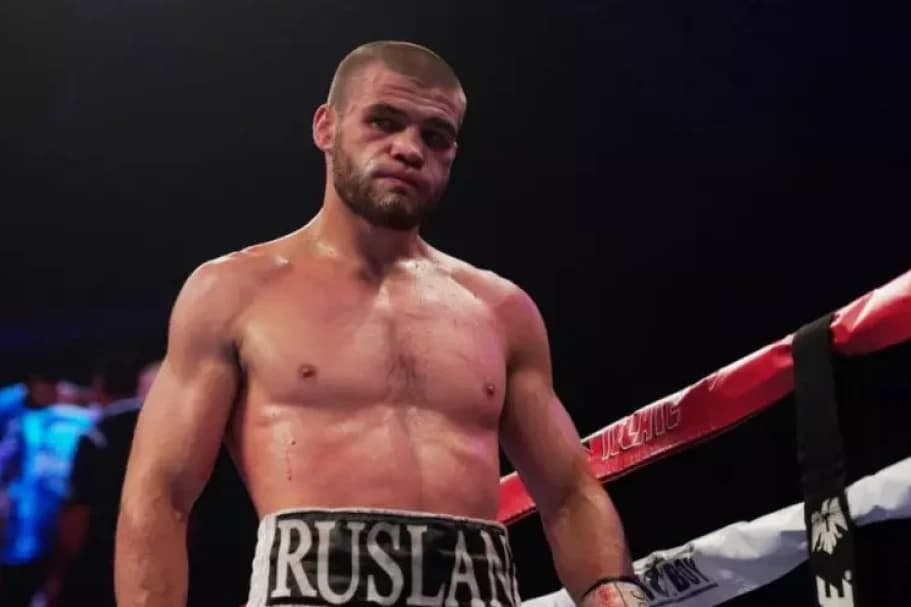 Қазақстандық боксшы WBA белбеуі үшін ресейлік спортшымен жұдырықтасады