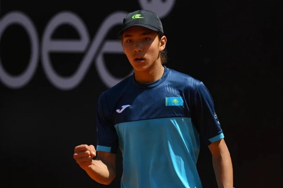 Әмір Омарханов French Open ширек финалына өтті