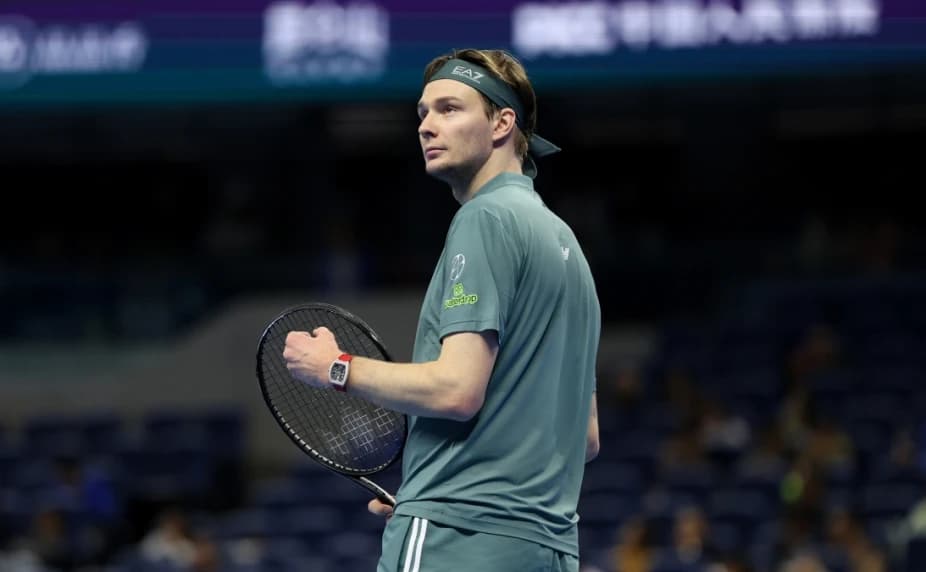Александр Бублик вышел в третий круг турнира ATP 1000 в Шанхае