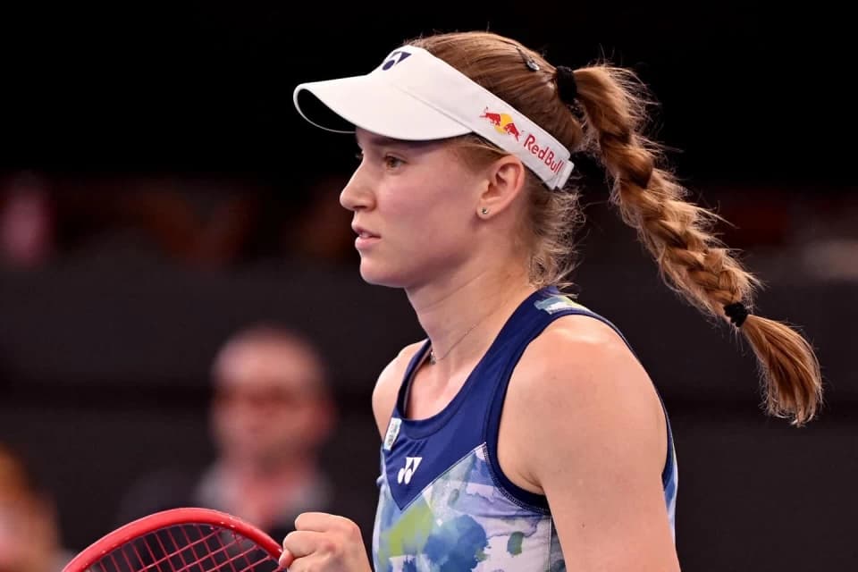 Рыбакина вышла в 1/8 турнира WTA в Дохе