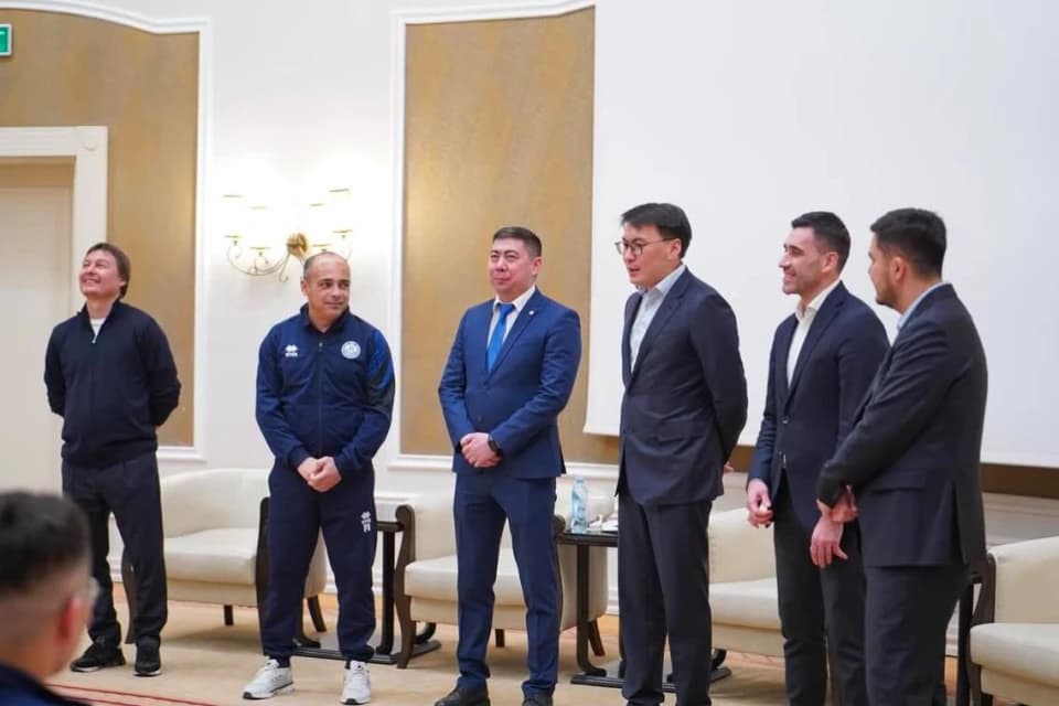 Президент КФФ встретился со сборной Казахстана по футзалу