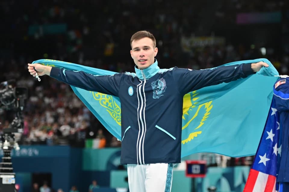Геннадий Головкин Нариман Курбановты құттықтады