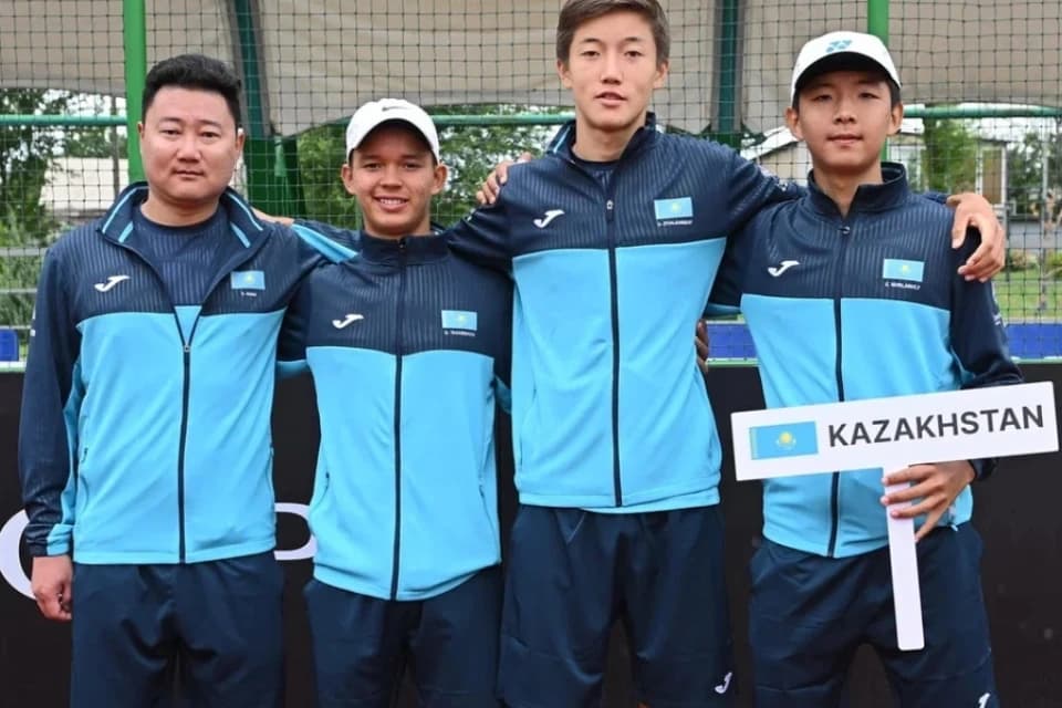 Сборная Казахстана досрочно вышла в четвертьфинал юниорского чемпионата мира