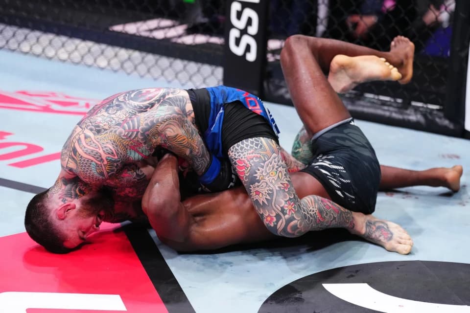 Шавката Рахмонова опередили с титульным боем UFC?