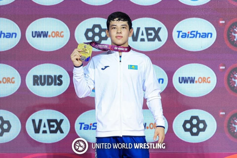 Сборная Казахстана завоевала 14 медалей на чемпионате Азии по борьбе среди юношей