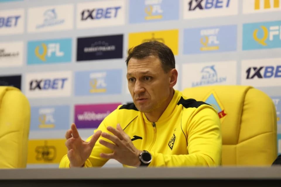 Ресми: «Қайрат» Рафаэль Уразбахтинмен келісімшартты ұзартты