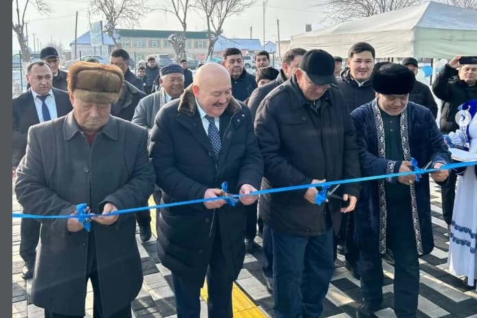В Жетысайском районе открыт теннисный центр