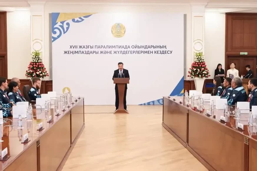 Олжас Бектенов Президент атынан Паралимпиада жүлдегерлері мен жаттықтырушыларға мемлекеттік награда табыс етті