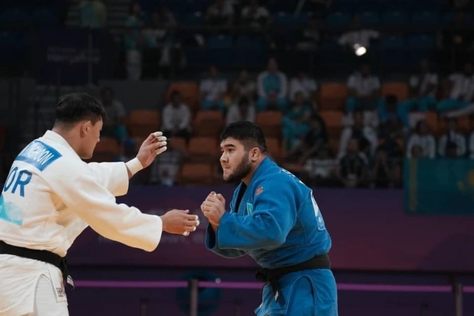 Два казахстанца будут бороться за бронзу чемпионата Азии