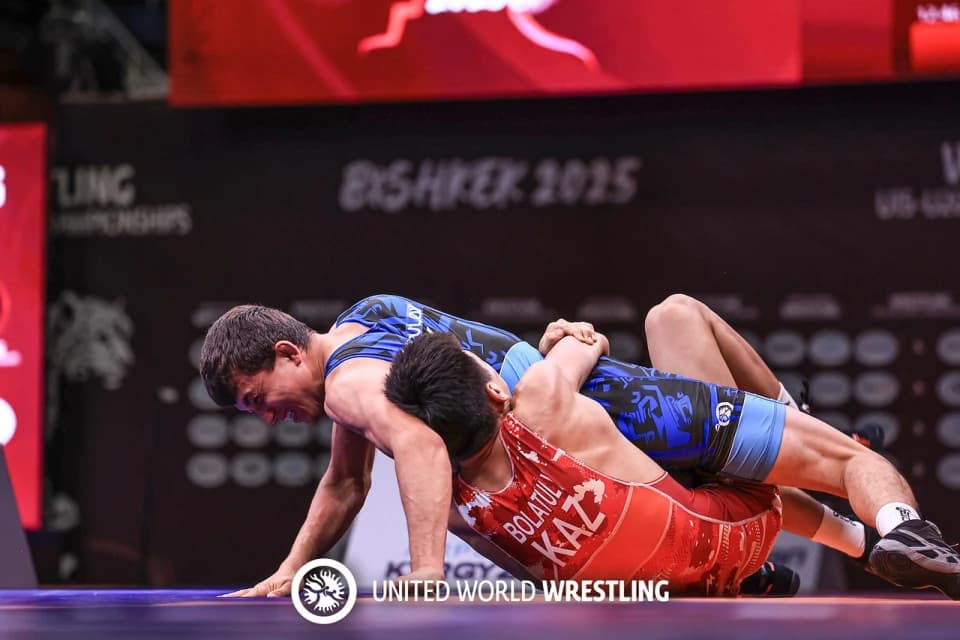 Казахстанские борцы завоевали еще три медали на чемпионате Азии U20