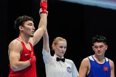 Азия чемпионаты: Қазақстанның үш боксшысы нокаутпен жеңіске жетті