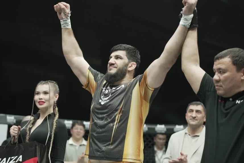 Хусейн Адамов NAIZA лигасының чемпиодық белбеуін қорғады (видео)
