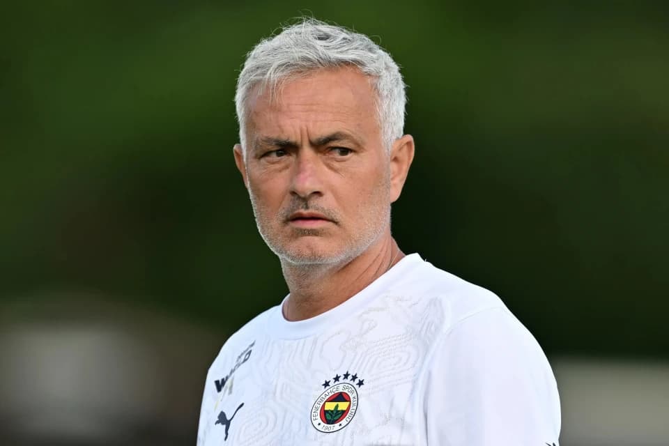 Жозе Моуриньо «Фенербахчеден» кетті
