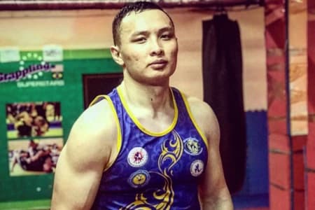 Кәсіпқой боксшы Асхат Жантұрсынов келесі жекпе-жегі туралы мәлімдеме жасады