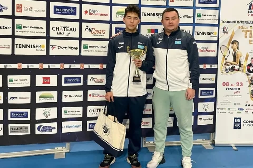 Ахмади Маханов стал лучшим зарубежным игроком 2025 года по версии Tennis Europe