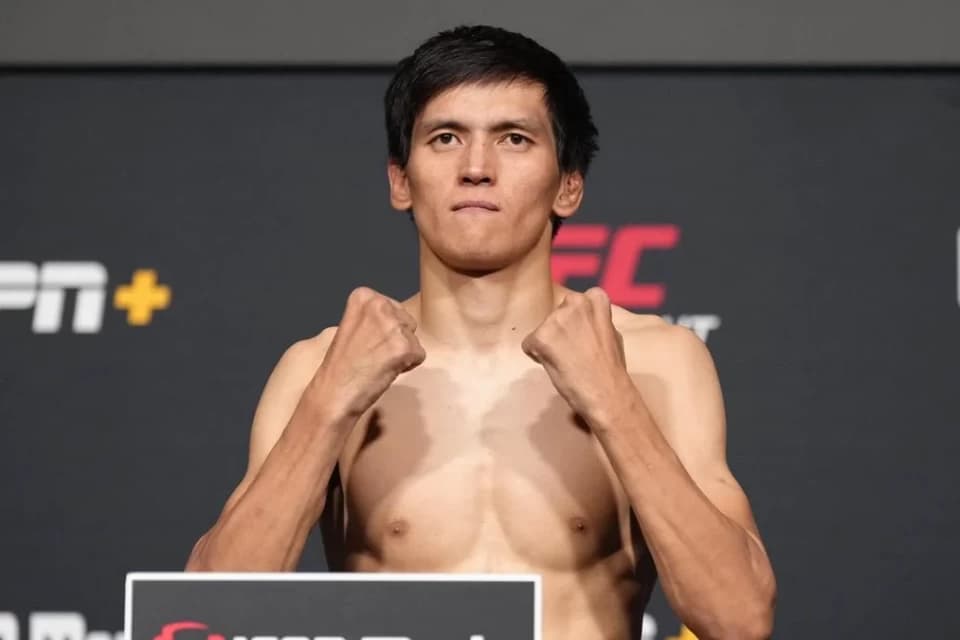 Азат Максум перевесил Джонсона перед боем в UFC