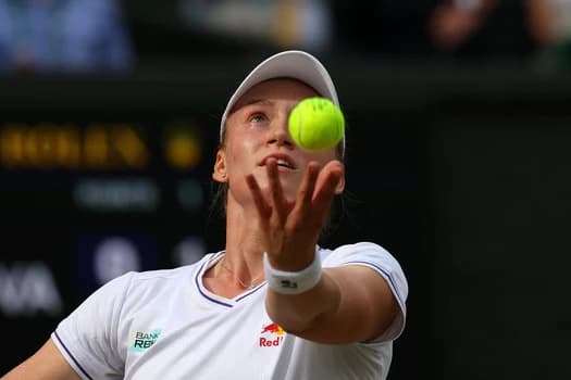 Рыбакина вышла во второй круг US Open