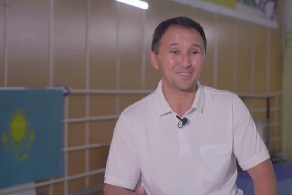Ұлты өзбек: Сметовтің бапкері өз шәкіртіне үйленгенін растады