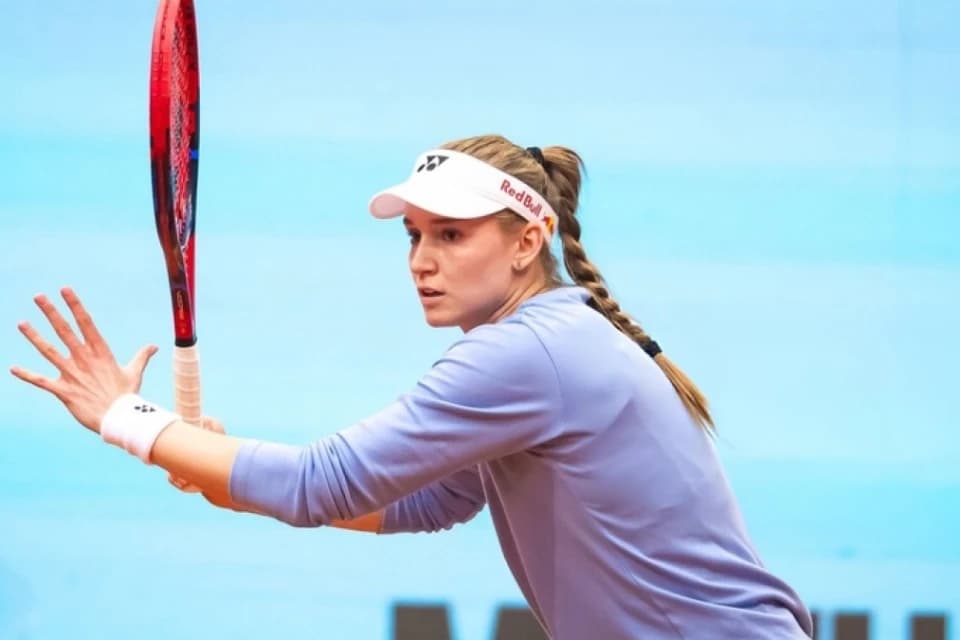 Елена Рыбакина провела тренировку с бывшей первой ракеткой мира