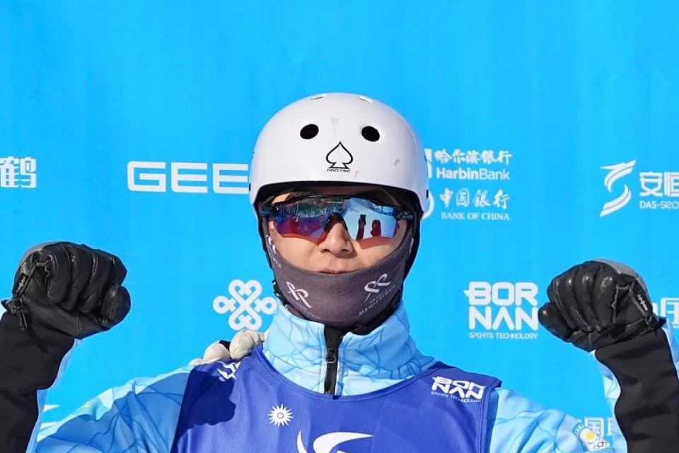 Асан Асылхан стал чемпионом мира по фристайл-акробате среди юниоров