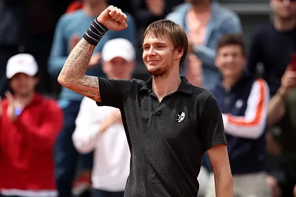 Қазақстандық спортшы әлемнің үздік теннисшісіне жақындады