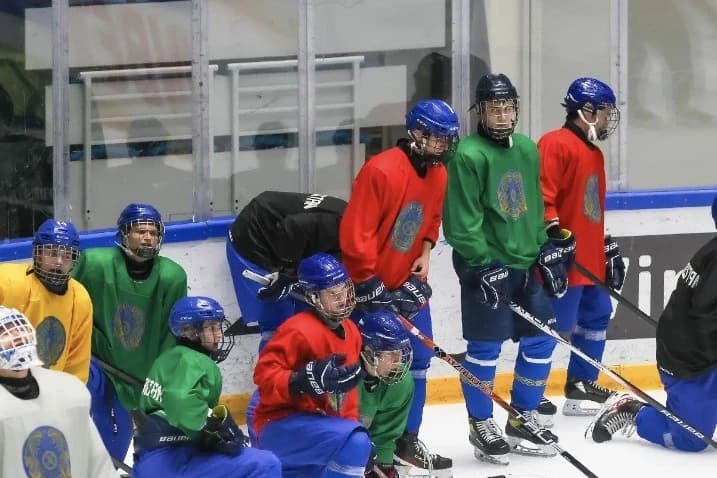 Шайбалы хоккейден Қазақстан жасөспірімдер құрамасы Әлем чемпионатына аттанды